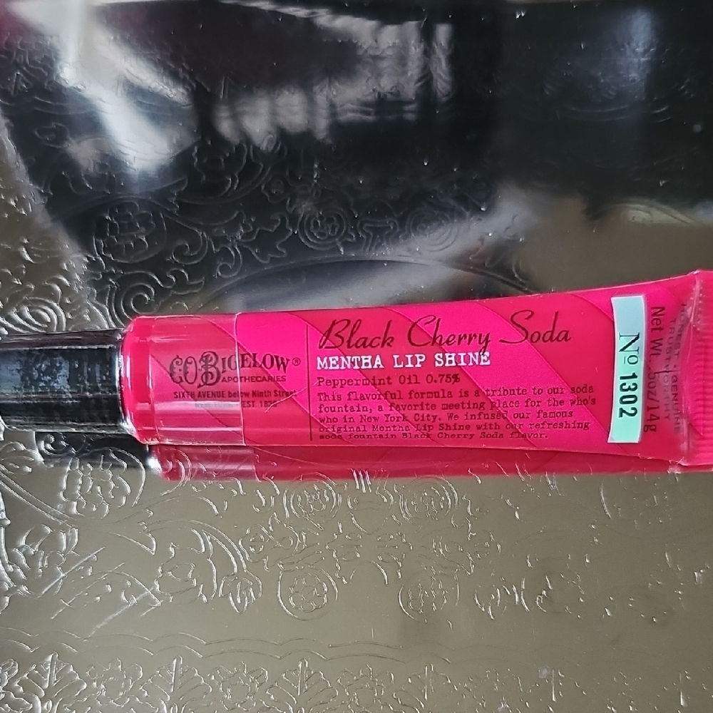 New CO Bigelow Black Cherry Soda Mentha Lip Shine Discontinued